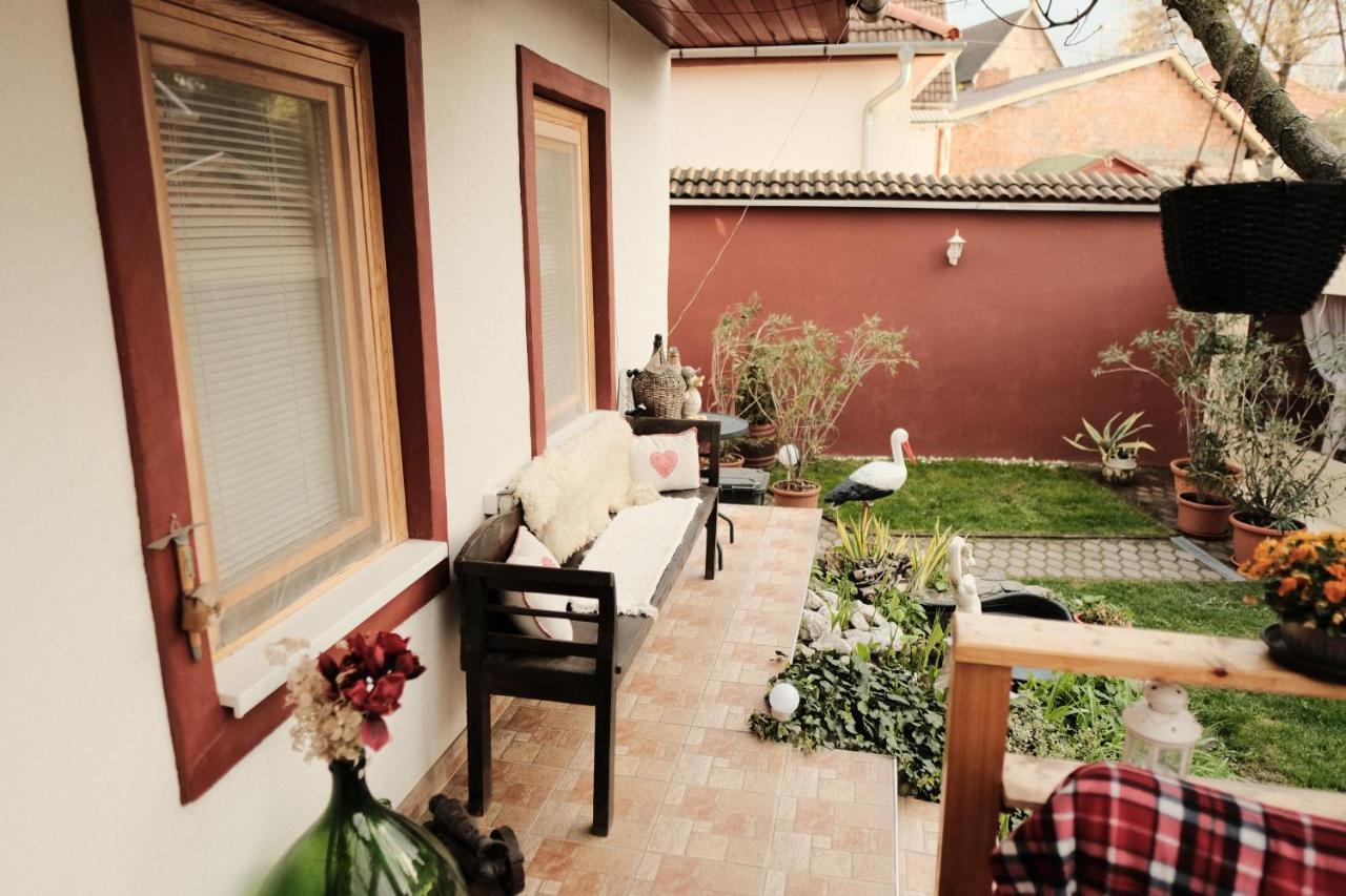 Kisház Apartman Eger Exterior foto